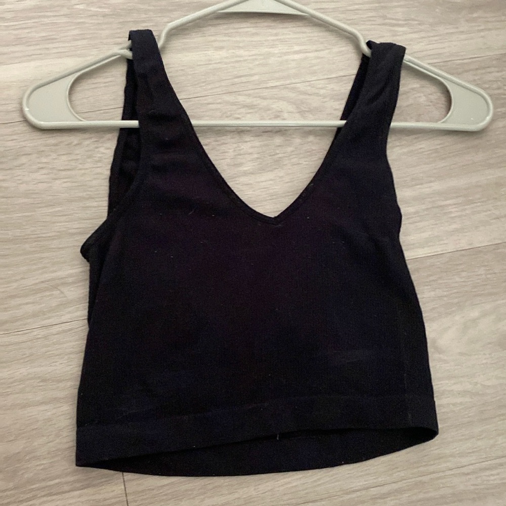 All black V- Crop top